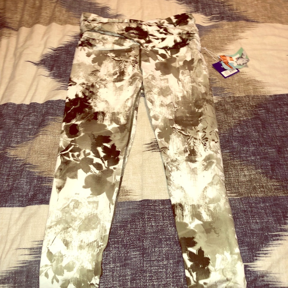 Joy Lab olive floral print leggings